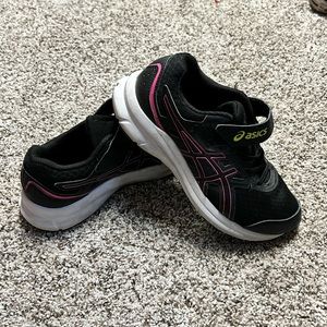 COPY - Girls ASICS shoes size 3